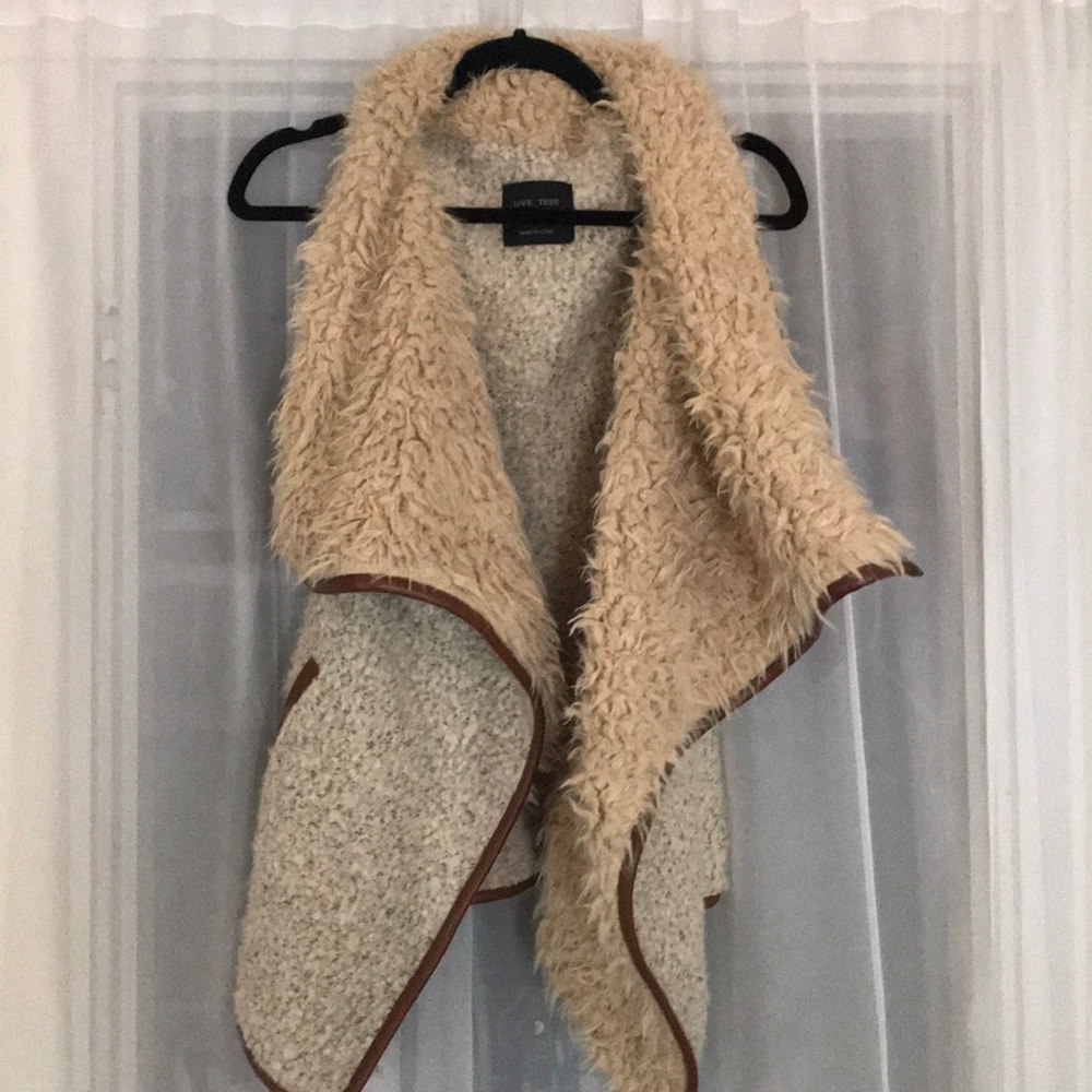 Love Tree faux fur vest